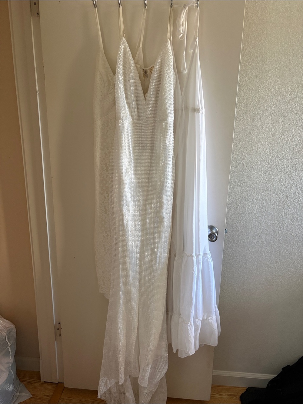 Set of 4 white dresses